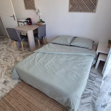 Cosy 1 Bedroom, Balcony, Promenade Des