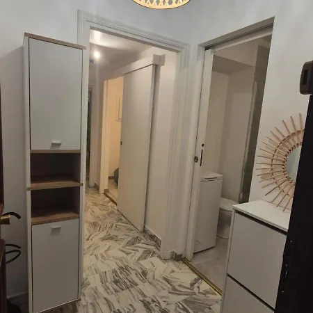 Cosy 1 Bedroom, Balcony, Promenade Des *