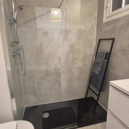 Cosy 1 Bedroom, Balcony, Promenade Des