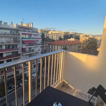 Cosy 1 Bedroom, Balcony, Promenade Des Nicea